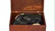 Самую дорогую обувь в мире продали на аукционе в США