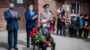 Как в Нур-Султане поздравляют ветеранов ВОВ
