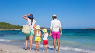 Туристов в Италии штрафуют на 3000 евро за воровство песка с пляжей