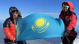 "У меня трое детей и мне нужно вернуться живой!": как алматинка покорила Эльбрус