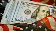 Курс доллара продолжает падать