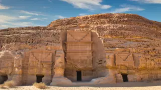 Какие загадки скрывает высеченный в скалах город Мадаин-Салих