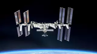 МКС удалось увернуться от космического мусора