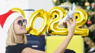 Лучшие продукты для долгих авиаперелетов назвала диетолог