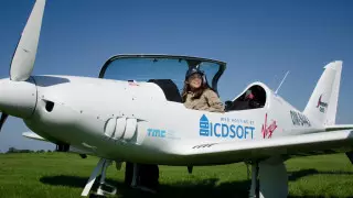 19-летняя летчица установила мировой рекорд по кругосветным путешествиям