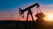 Цена нефти Brent превысила 90 долларов за баррель впервые с 2014 года