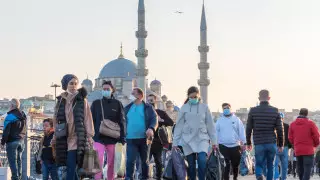 От масок на улице и HES-кодов отказались в Турции