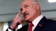 Лукашенко ударили клюшкой по лицу