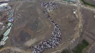 Самая большая мозаика: 1850 автомобилей во Вьетнаме установили мировой рекорд