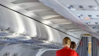 10 советов от стюардессы о поведении на борту