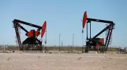 Цена на нефть снижается в преддверии заседания ОПЕК+