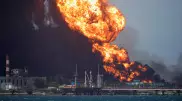 Пожар уничтожил третий резервуар в нефтехранилище на Кубе