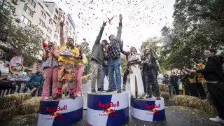 В Алматы прошла гонка на самодельных болидах Red Bull Soapbox Race