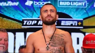 Ломаченко единогласным решением судей выиграл у американца