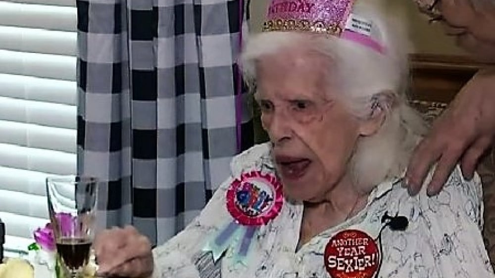 "Искусство и текила": 101-летняя именинница поделилась секретом счастливой жизни: 2022-11-10 08:10:00 - прочитайте