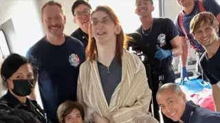 Самая высокая женщина в мире совершила свой первый авиаперелет