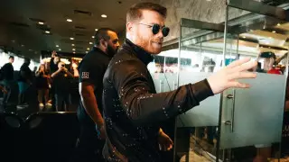 "Ты лицемер!" Канело "наехал" на Агуэро после угроз в адрес Месси