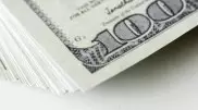 Курс доллара немного снизился