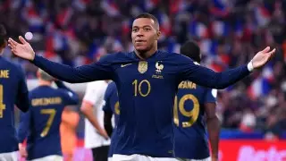 "Это раздражает". Футболист сборной Франции изящно подколол Килиана Мбаппе