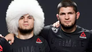 Жуткий нокаут: появилось видео боя непобежденного брата Хабиба в UFC