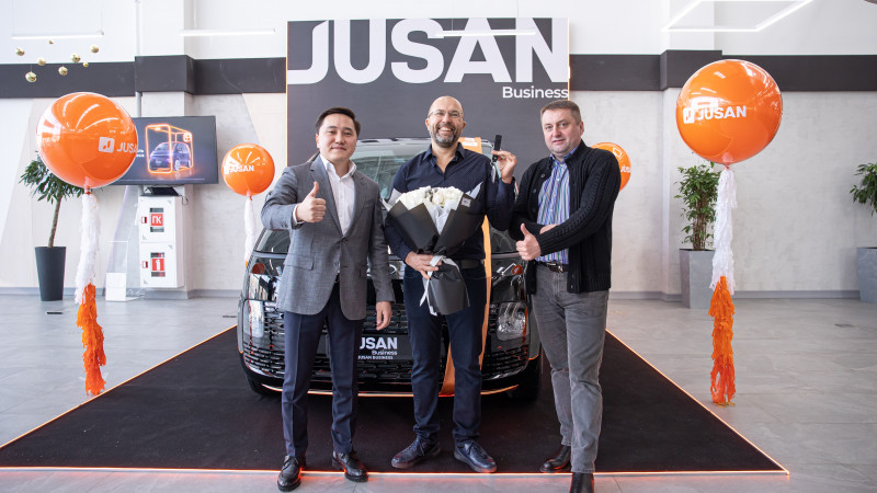 Зысып жатқан трансвестит