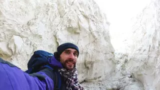 "Словно фильм о приключениях". Иностранец путешествует автостопом по Казахстану