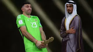 "Месси просил не делать этого". Скандальный вратарь рассказал о своем проступке в финале ЧМ