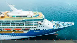 Круизный лайнер станет убежищем для пострадавших от землетрясения в Турции