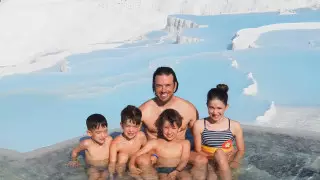 Трогательная история. Семья путешествует по миру, пока дети не потеряли зрение