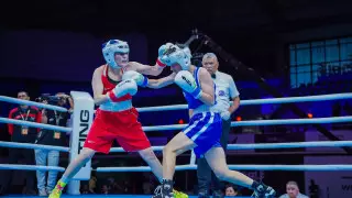 Казахстанка нокаутировала соперницу на ЧМ по боксу