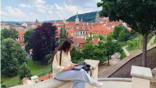 "Скучаю и вернусь". Казахстанка откровенно рассказала "о дорогой жизни" в Чехии