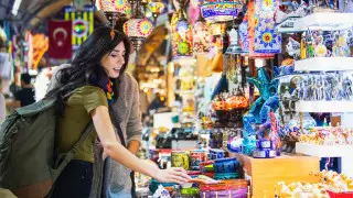 Власти обратились с предупреждением к продавцам на курортах в Турции