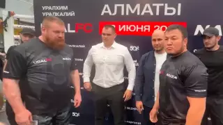 Потасовка произошла на дуэли взглядов Галымжана Жасланова и Вячеслава Дацика