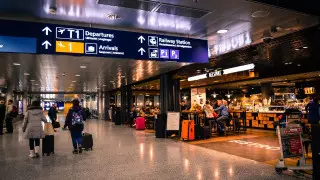 Топ-10 вещей, которые невыгодно покупать в аэропорту