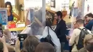 "Испорченный отпуск". Казахстанцы не смогли вылететь в Дубай из Алматы