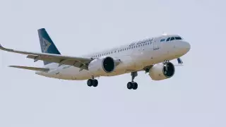 Лайнер Air Astana экстренно посадили из-за ЧП на борту