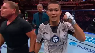 Асу Алмабаев одержал досрочную победу в первом бою в UFC