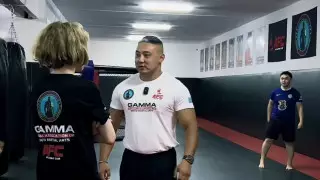 Подростка, избитого сверстниками, приняли в "спортивную семью" в Павлодаре