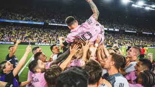 Поступок Месси после трофея в США попал на видео и восхитил фанатов