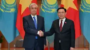 Токаев встретился с председателем национального собрания Вьетнама