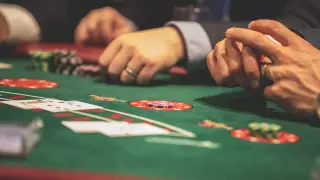 Отслеживать перемещения финансов в игорном бизнесе поручил Токаев