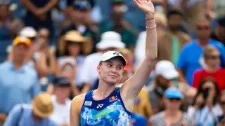 Королева Елена: WTA отметила достижения Рыбакиной