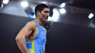 Казахстанец вышел в полуфинал ЧМ-2023 по борьбе