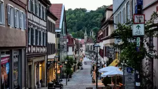 Почему в Европе следят за порядком на улицах, а у нас - нет