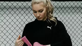 Боец UFC не смогла уложиться в лимит и "схитрила"