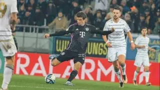 "Бавария" сенсационно вылетела из Кубка Германии: видео