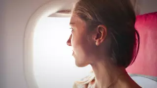 Эксперт рассказал, как спать в самолете и не страдать от джетлага