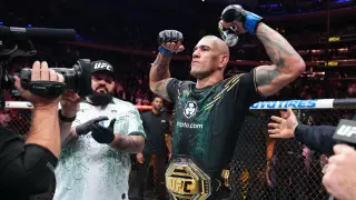 Титульный бой в UFC завершился нокаутом: видео