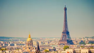Казахстанцам может стать не по карману отдых в Париже