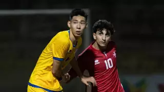 Футболист из Казахстана сделал романтическое предложение в Париже